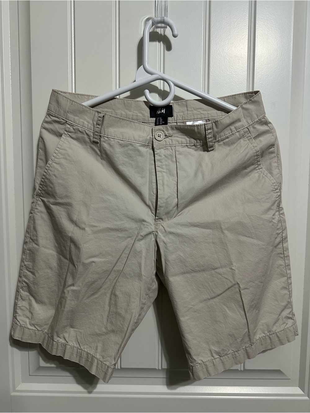 H&M Men's Light Beige Flat Front Shorts